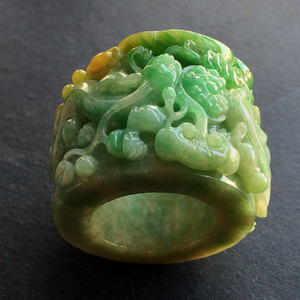 糯冰种黄加绿双龙如意扳指