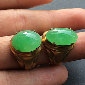 糯冰种翠色戒面(一对)