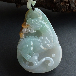 糯冰种晴水带褐黄翡龙牌挂件