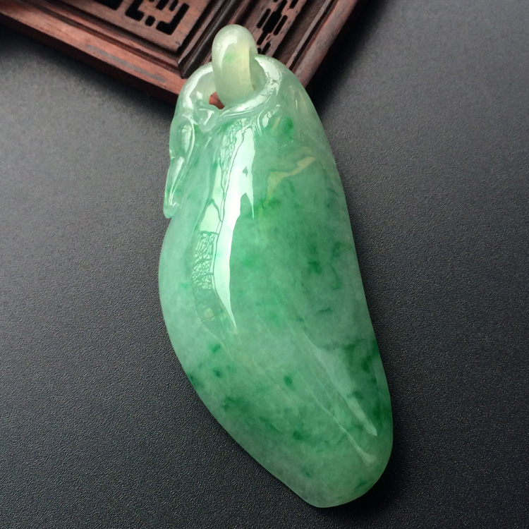 （超值推荐）糯冰种飘翠福瓜挂件