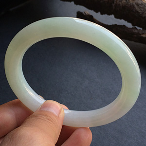 糯冰种晴水圆条手镯（58.7mm）