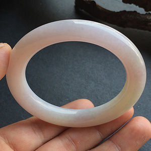 糯冰种淡紫罗兰略带晴水圆条手镯(52.8mm)