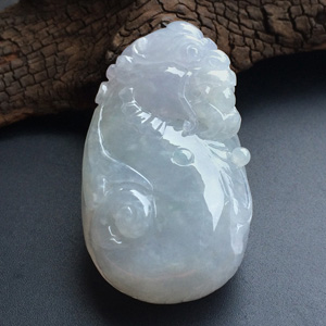 糯冰种淡晴水略带紫罗兰龙行如意挂件