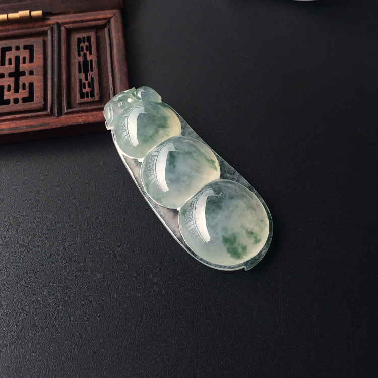 （超值推荐）冰种飘花四季豆挂件