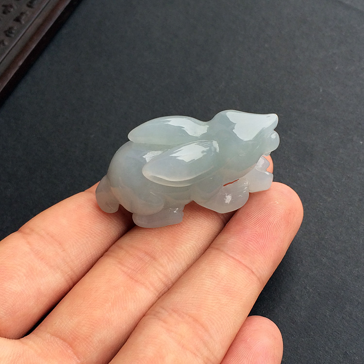 糯冰种晴水玉兔挂件