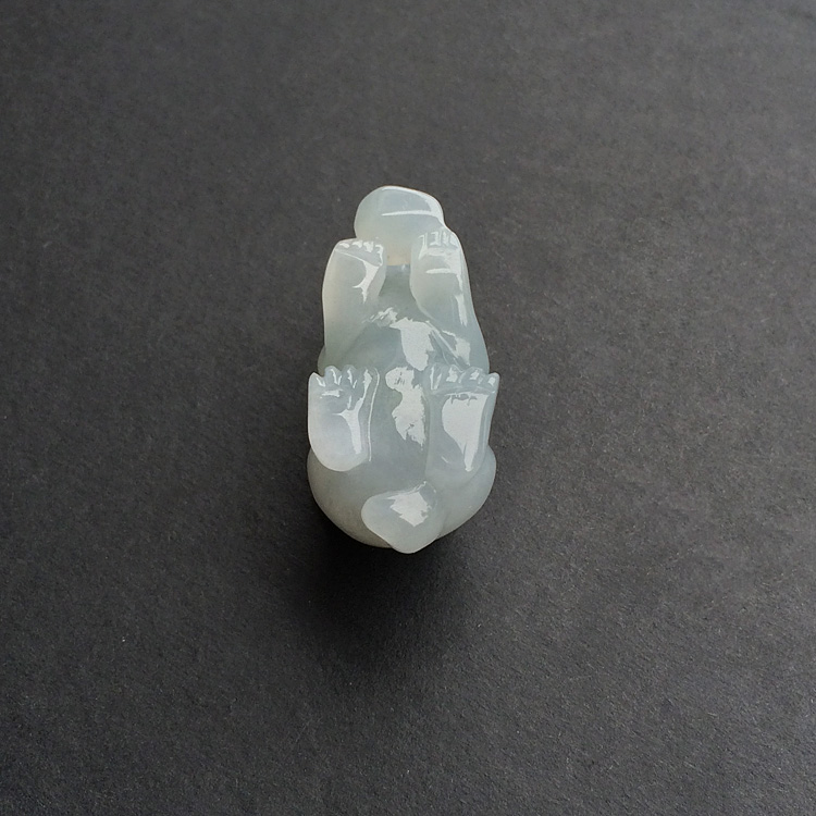 糯冰种晴水玉兔挂件