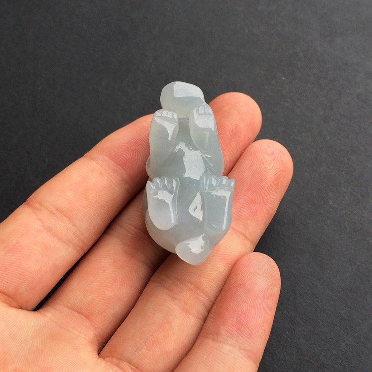 糯冰种晴水玉兔挂件