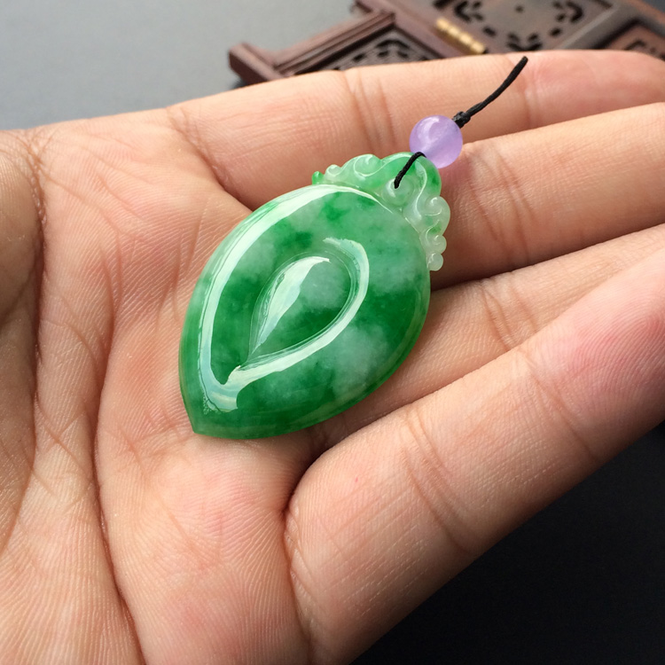 (超值推荐)糯冰种翠色福在眼前挂件