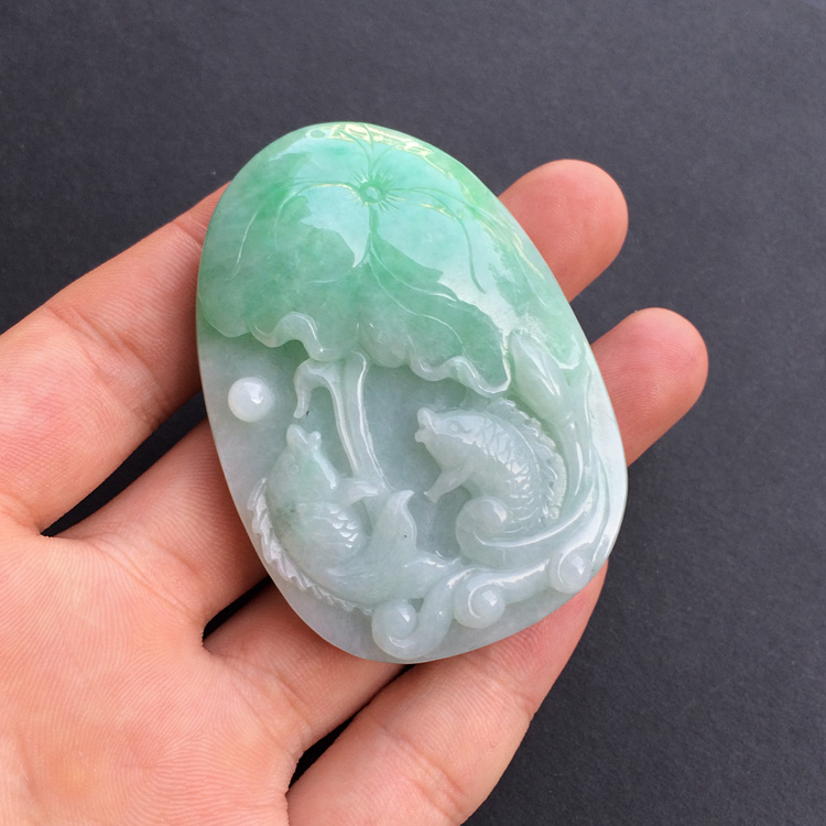 糯冰种豆色年年有余挂件