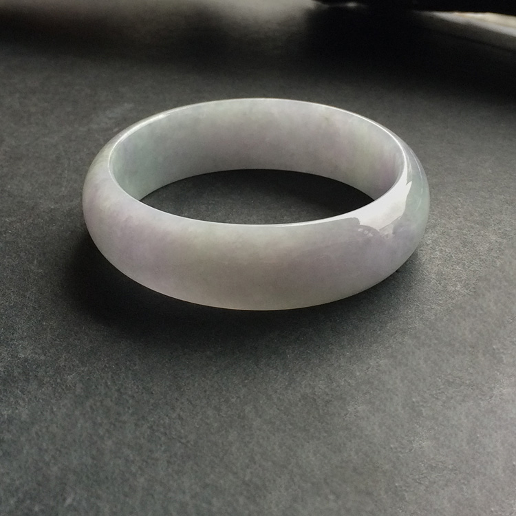 糯冰种淡紫罗兰贵妃镯（53.2mm-48.8mm）