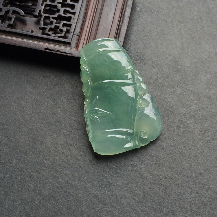 (超值推荐)冰种晴水节节高挂件