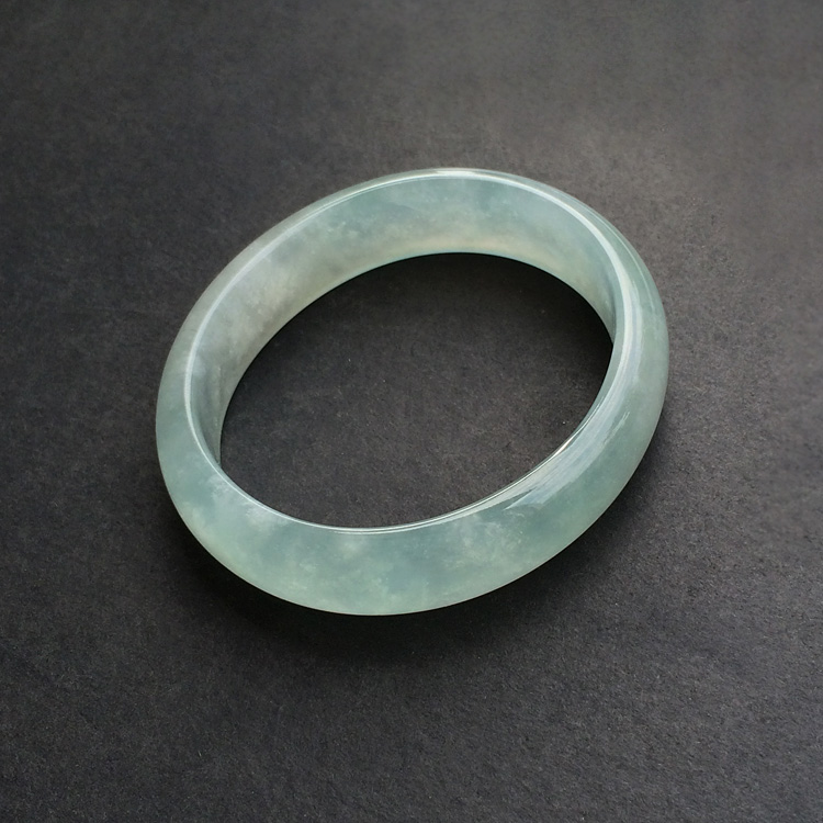 (超值推荐)冰种晴水略飘花贵妃手镯(51mm-57.6mm)