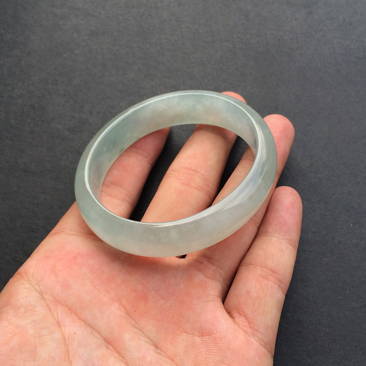 (超值推荐)冰种晴水略飘花贵妃手镯(51mm-57.6mm)