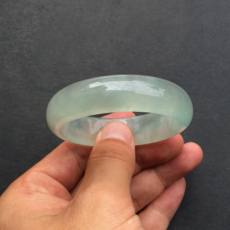 (超值推荐)冰种晴水略飘花贵妃手镯(51mm-57.6mm)