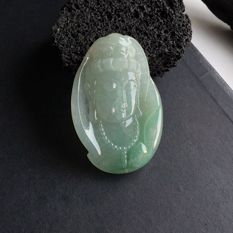 糯冰种晴水观音头挂件
