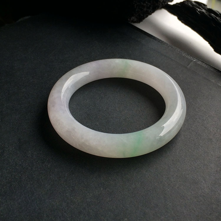 (超值推荐)糯冰种淡春带彩圆条手镯(56.4mm)