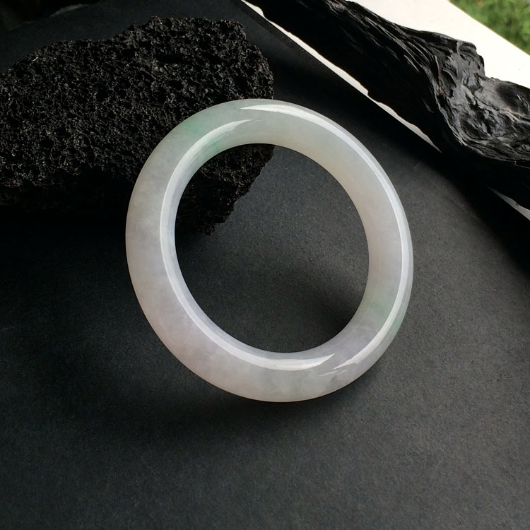 (超值推荐)糯冰种淡春带彩圆条手镯(56.4mm)