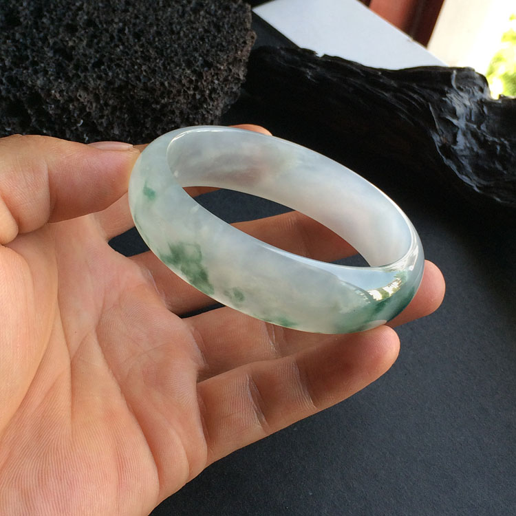 冰种飘花贵妃镯(50.9mm-58.3mm)