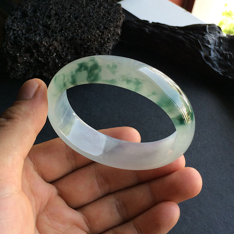 冰种飘花贵妃镯(50.9mm-58.3mm)
