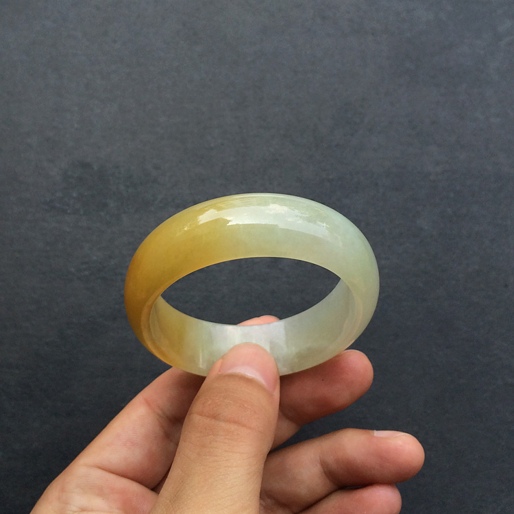 (超值推荐)糯冰种黄翡贵妃镯(48.8-55.9mm)