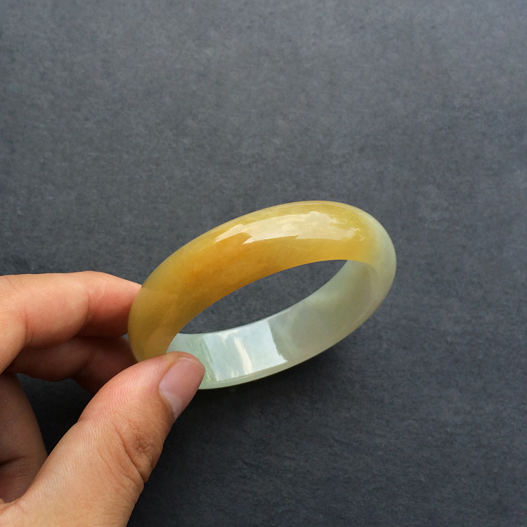 (超值推荐)糯冰种黄翡贵妃镯(48.8-55.9mm)