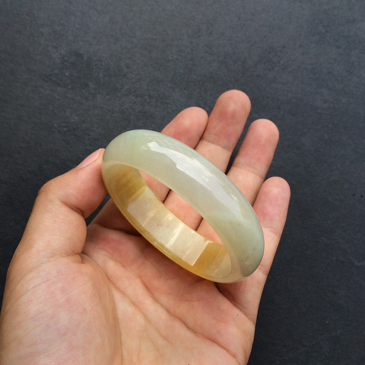 (超值推荐)糯冰种黄翡贵妃镯(48.8-55.9mm)