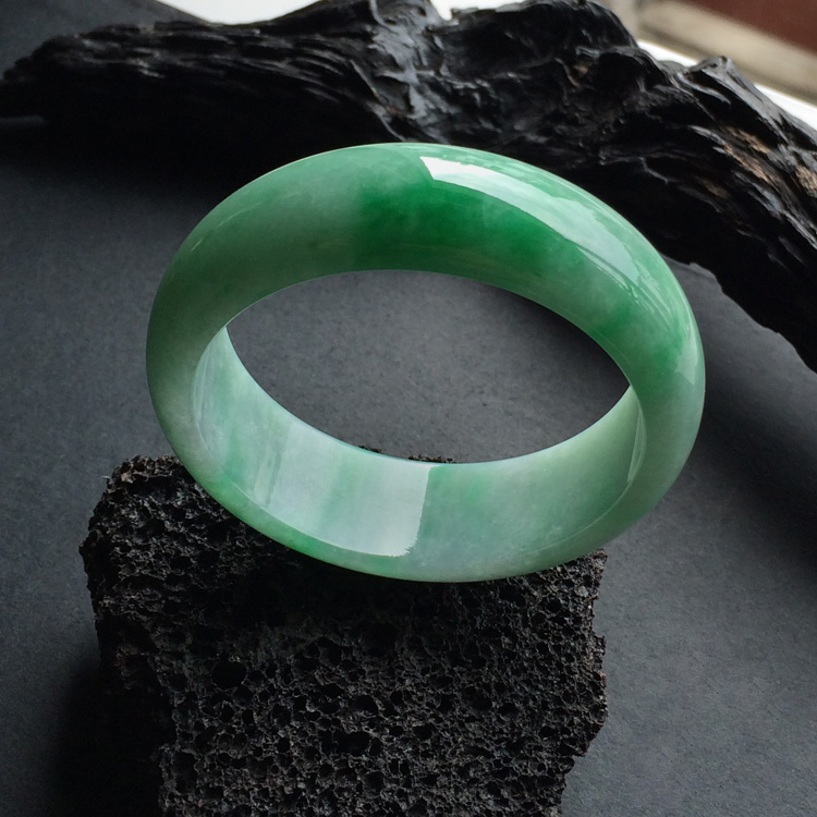 糯冰种翠色手镯（56.1mm）