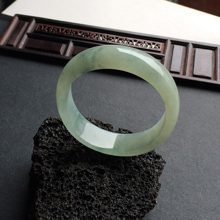 糯冰种飘花贵妃镯（49mm-57mm）