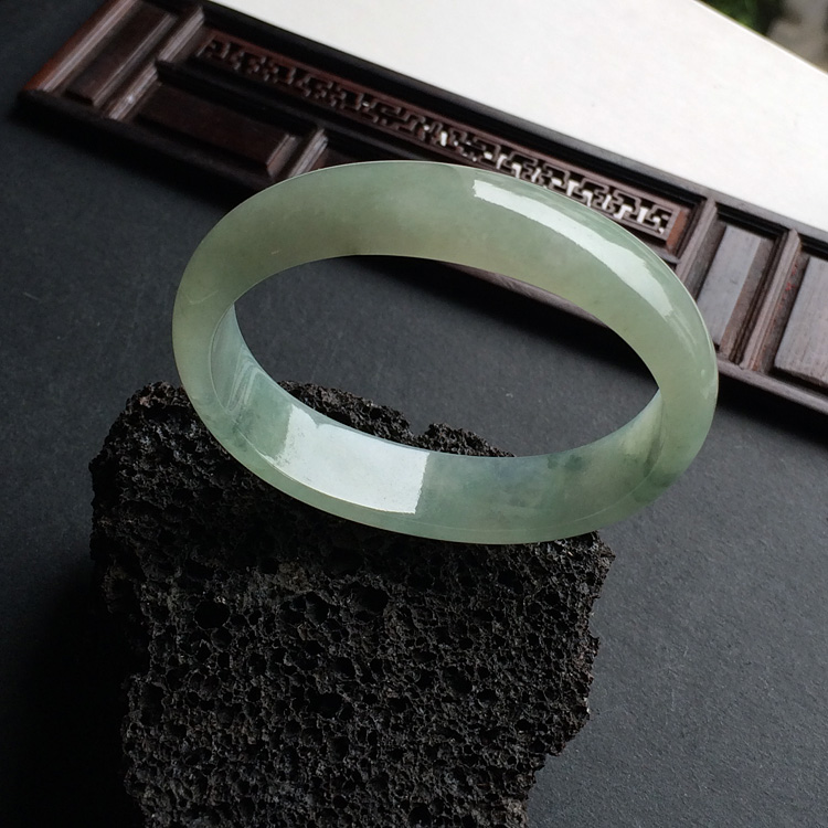 糯冰种飘花贵妃镯（49mm-57mm）