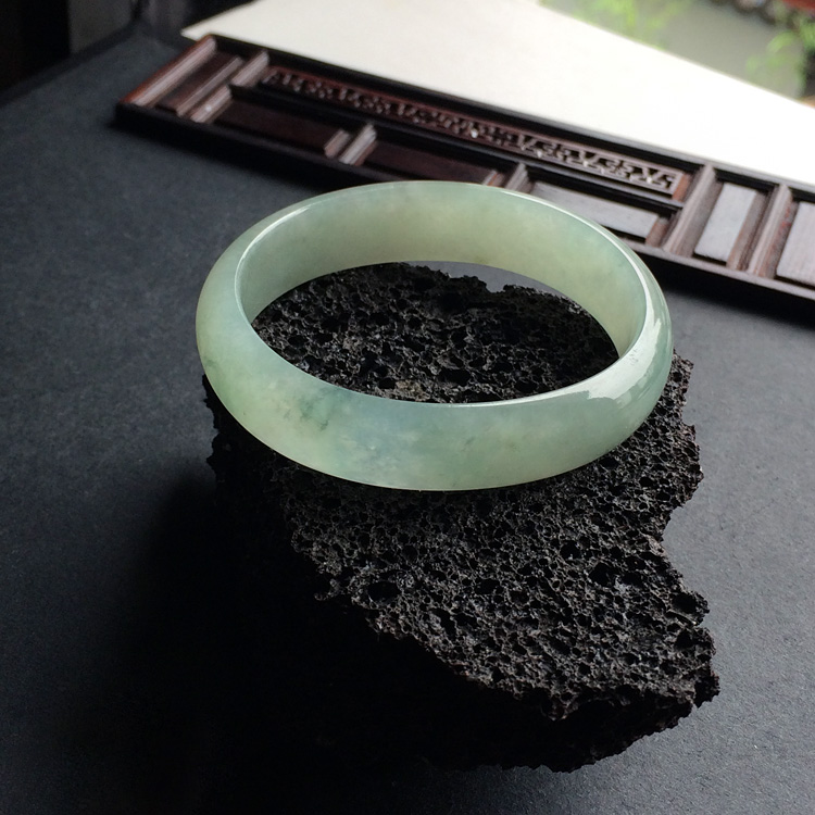 糯冰种飘花贵妃镯（49mm-57mm）