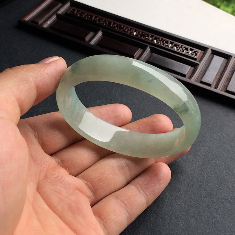 糯冰种飘花贵妃镯（49mm-57mm）