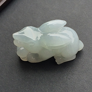 糯冰种晴水玉兔挂件