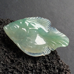 糯冰种飘花小鱼挂件