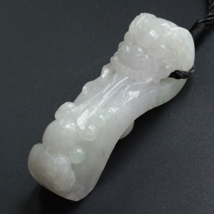 (超值推荐)糯冰种略飘翠龙钩挂件
