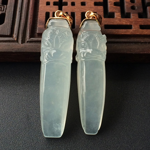 (超值推荐)冰种淡晴水龙牙挂件（一对）（金扣）