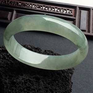 糯冰种飘花贵妃镯（49mm-57mm）