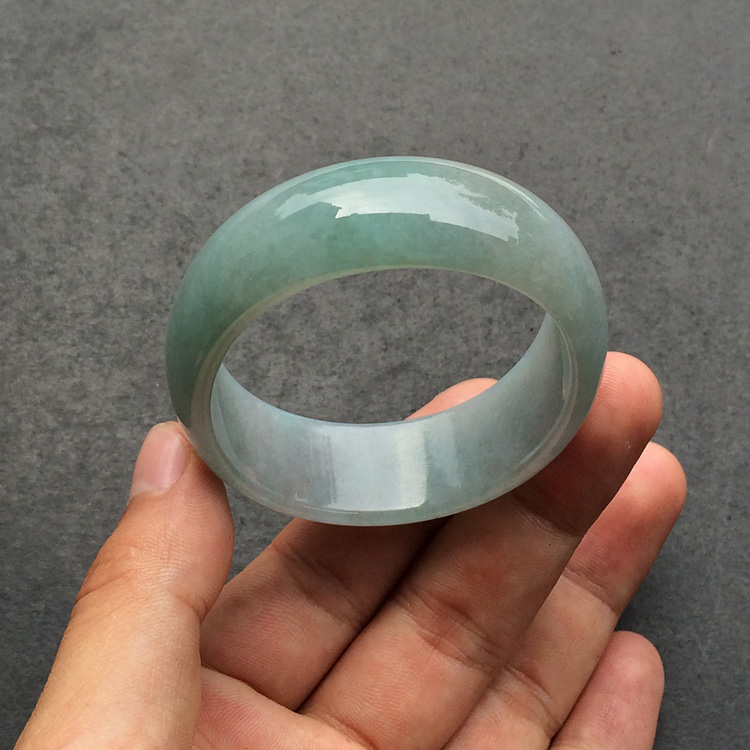 (超值推荐)糯冰种晴水贵妃镯(48.1-56mm)