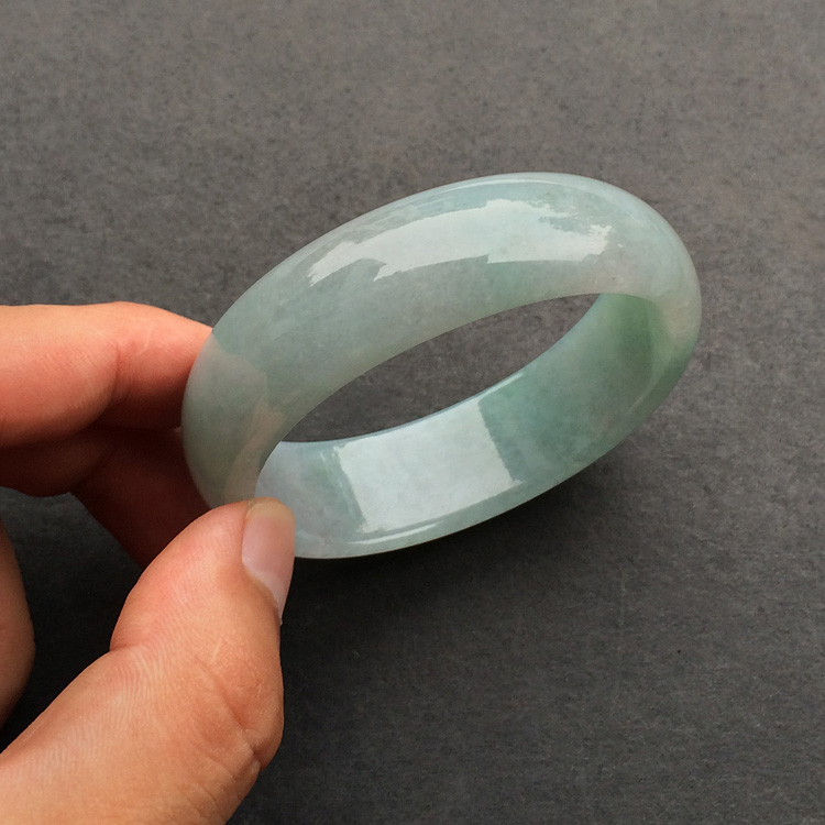 (超值推荐)糯冰种晴水贵妃镯(48.1-56mm)