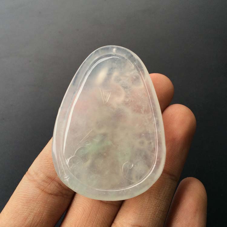 (超值推荐)冰种淡晴水龙牌挂件