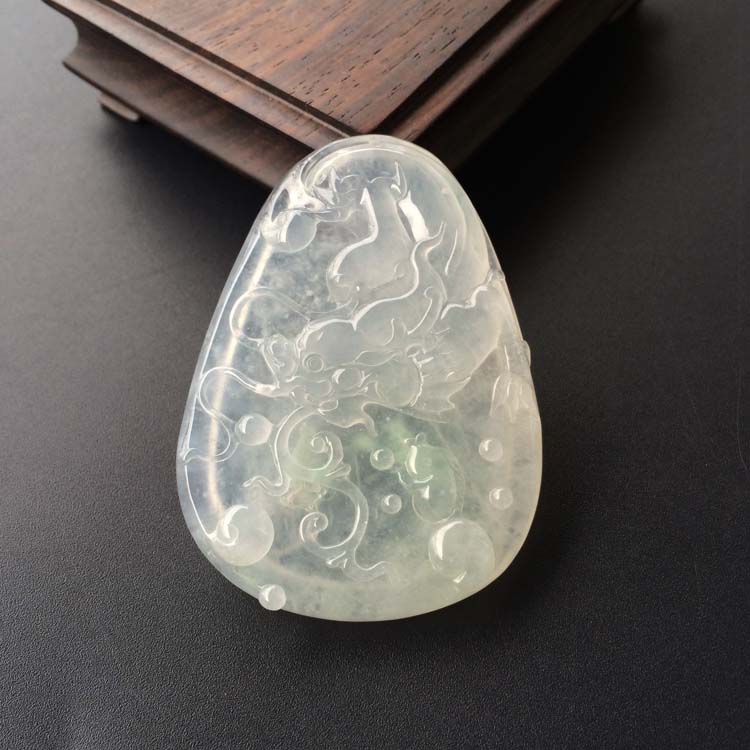 (超值推荐)冰种淡晴水龙牌挂件