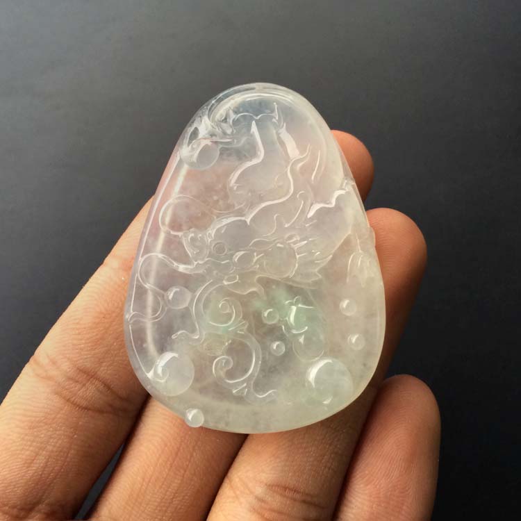 (超值推荐)冰种淡晴水龙牌挂件