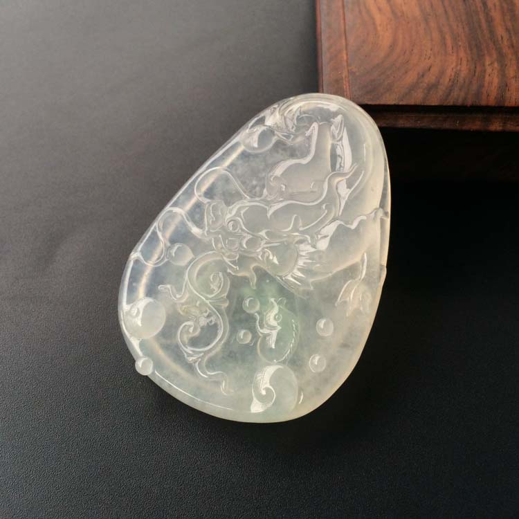 (超值推荐)冰种淡晴水龙牌挂件