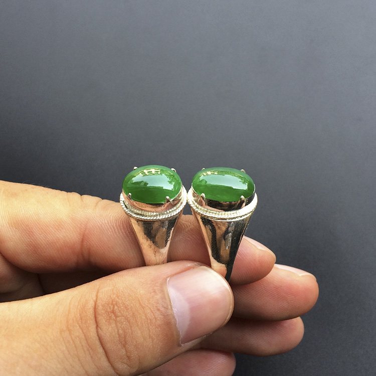 糯冰种阳绿戒面(两颗一起走)
