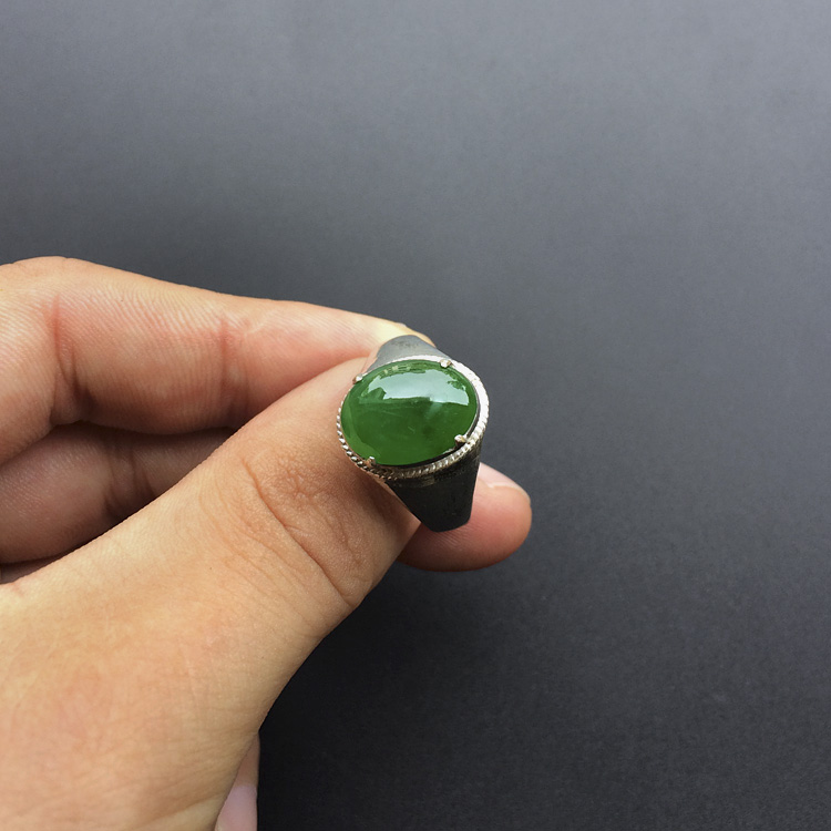 糯冰种阳绿戒面(两颗一起走)