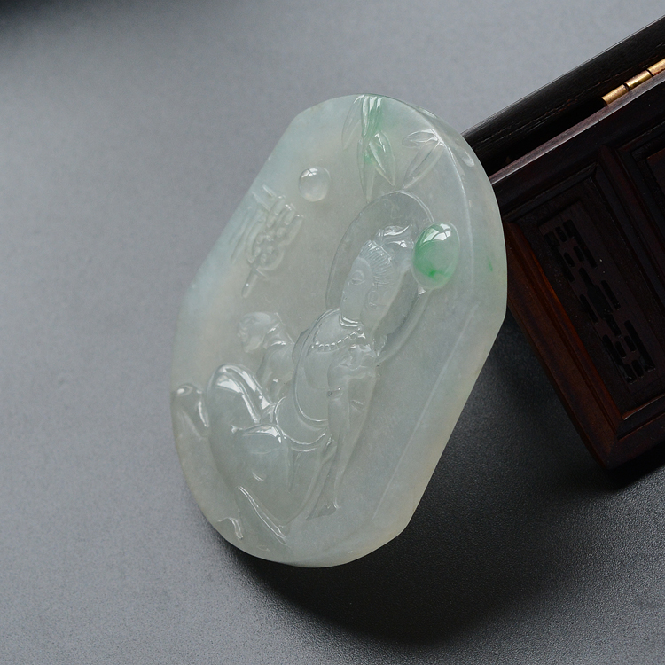 (超值推荐)冰种淡晴水略飘翠竹林观音挂件