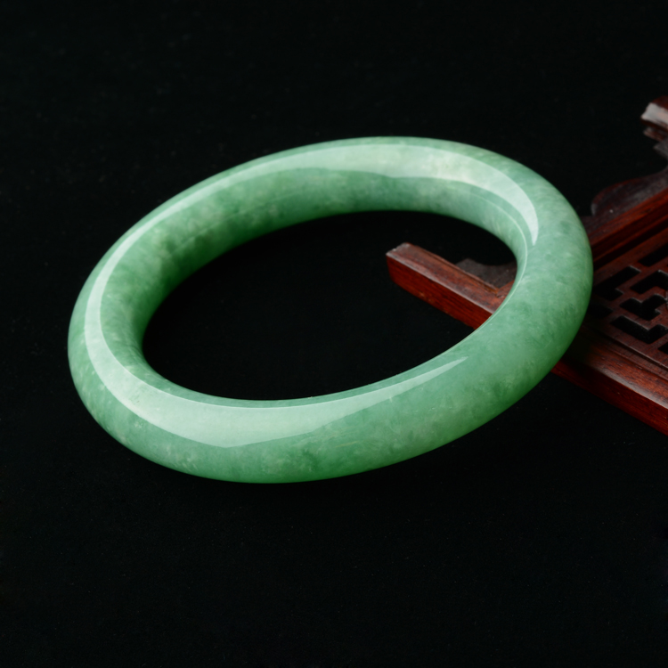 (超值推荐)糯冰种豆色圆条手镯(56.5mm)