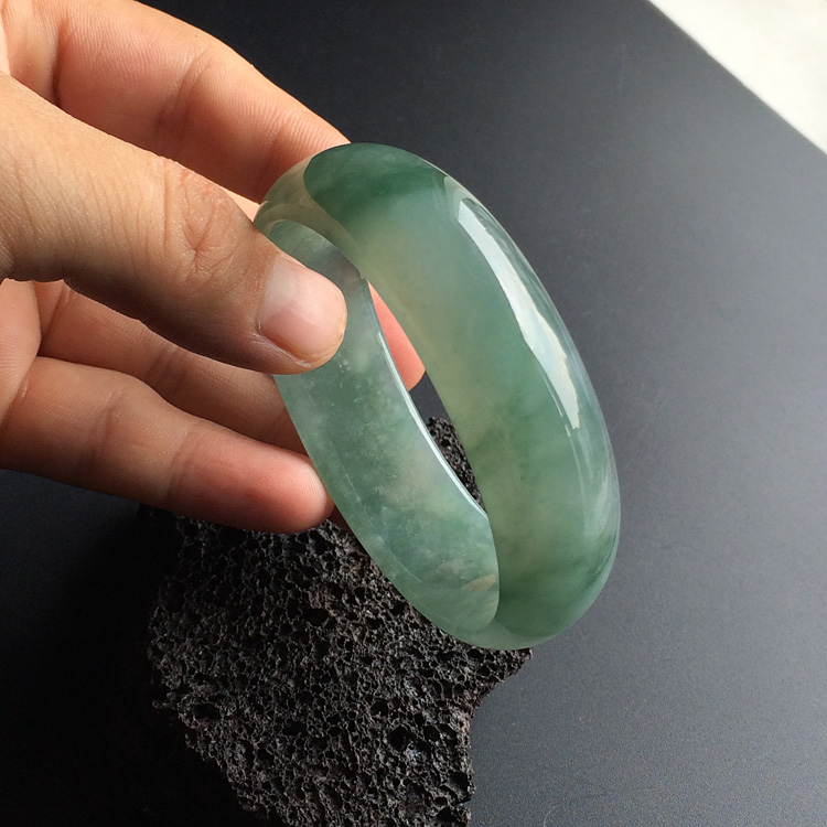 糯冰种飘花贵妃手镯（51.3-59.4mm）