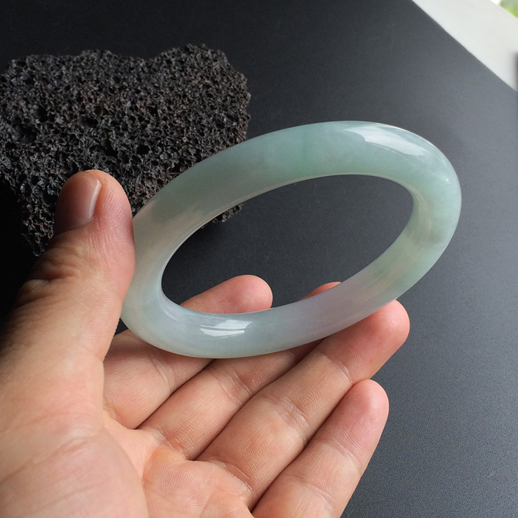 （超值推荐）糯冰种晴水圆条手镯（60.3mm）