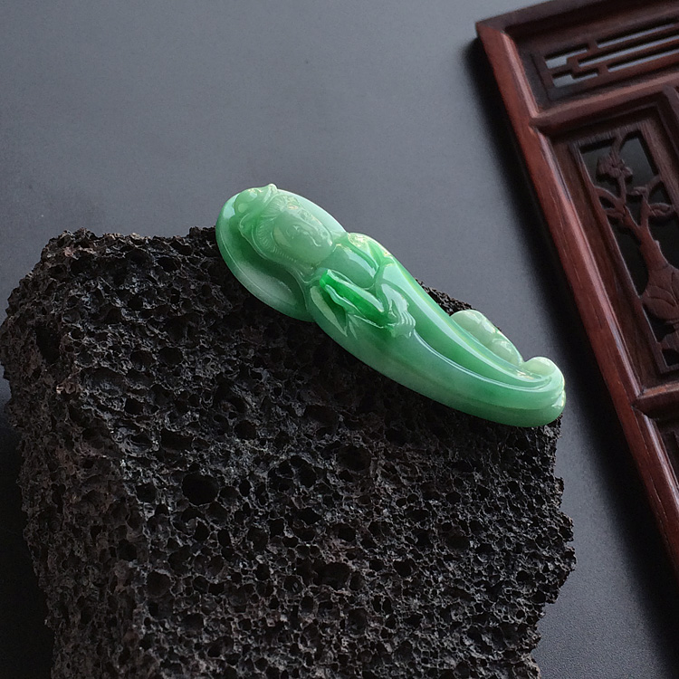 (超值推荐)糯冰种飘翠观音挂件