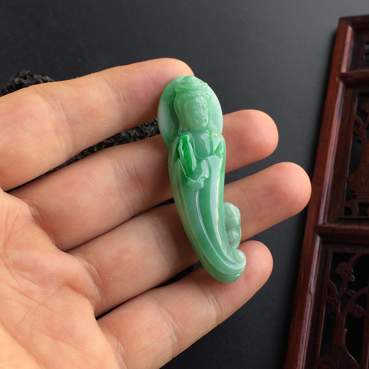 (超值推荐)糯冰种飘翠观音挂件